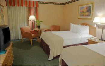 Hotel Ramada By Wyndham Boise