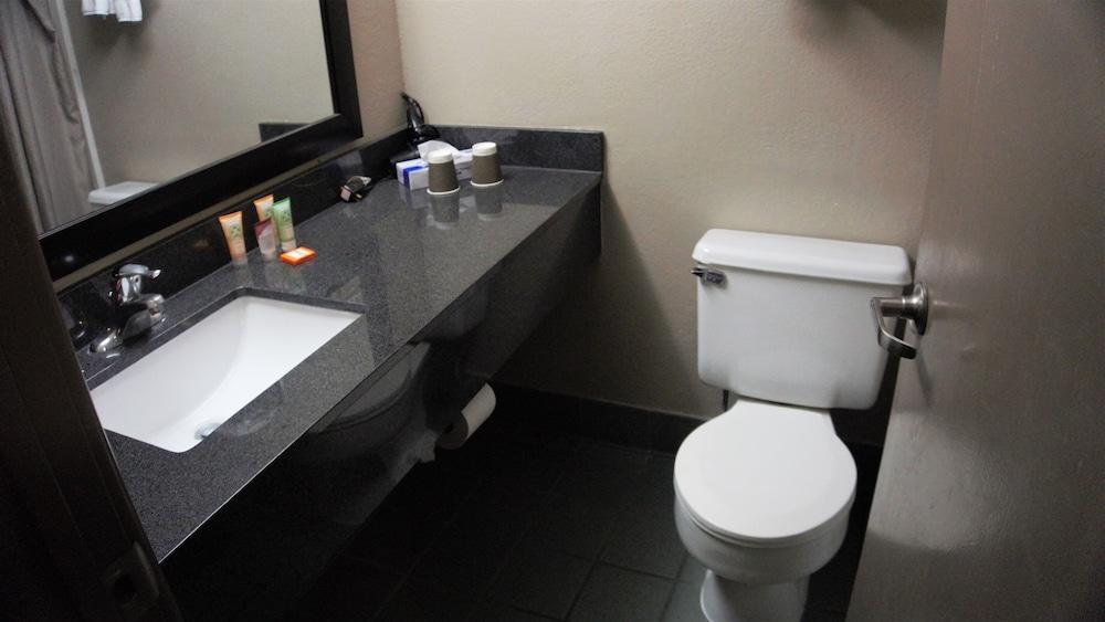 Ramada By Wyndham Hotel 3*