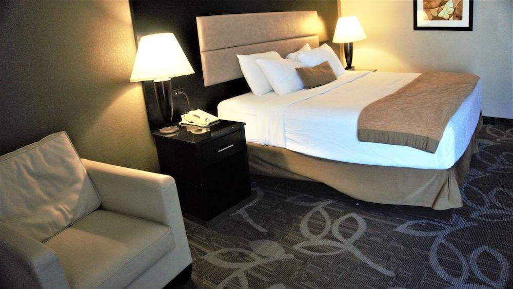 Ramada By Wyndham Hotel