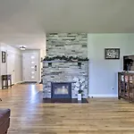 Quiet 1955 Home With Patio And Fire Pit In Boise!