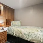 The Gatsby: Heated Pool & Spa In North End Boise