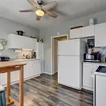 Red Bench Cottage Ideal Location Near Parks, Trails, Skiing, Hiking, Biking, Shopping Extended Stays Welcome