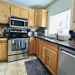 Home Sweet Idahome, Feels Like Home With All The Decor You Wish You Could Afford King Bed In Master, Fully Fenced Dog Friendly Yard, A Few Blocks From Bsu And Downtown Boise, Your Perfect Stay!