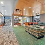 Navy Nights & Scenic Feels - Sleek Studio Stay