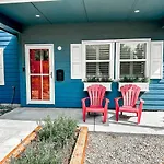 Remodeled Downtown 3Bed Home Quartz Countertops