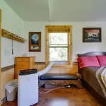 Cozy Countryside Cabin In Robie Creek Park!