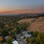 Lux North End Home: Heated Pool/Fire Pit/Theatre