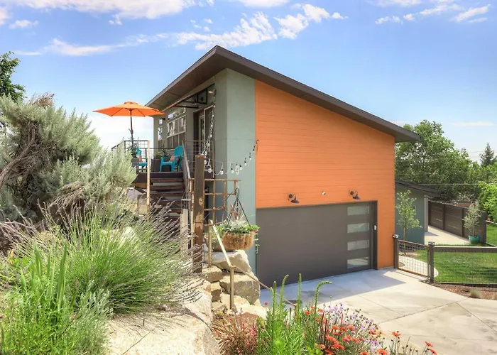 Stylish And Modern Boise Studio With Foothills Views!