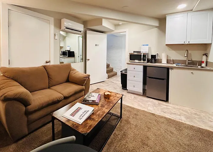Heavenly Hideaway, The Best Tiny Apt There Ever Was! Come Stay In This Two Room Studio With Modern, New Bathroom Located In Boise\'S West End, Close To All Shopping And Retail, 10 Minutes From Downtown Boise, You\'Ll Find All The Amenities Plus Washer
