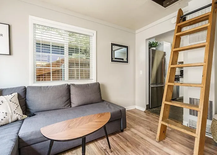 #Stayinmydistrict Hyde Park Bungalow