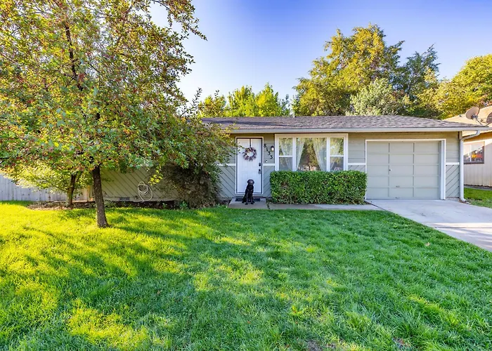 Cozy Boise Home With Private Yard And Game Room