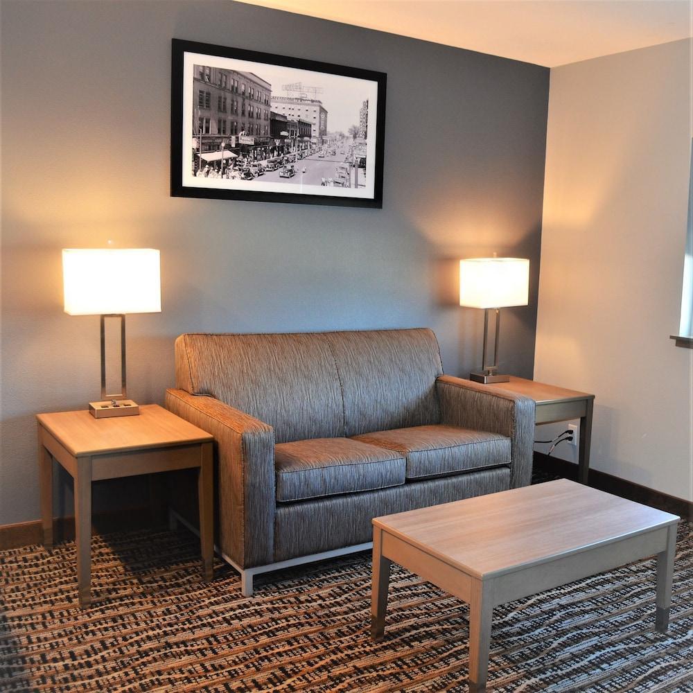 Hotel 28 Airport, Ascend Collection 3*