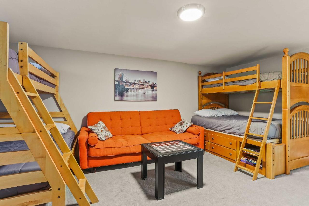 Spacious Family With Garage Game And Office!