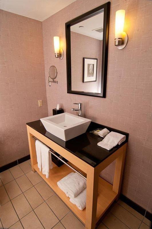 Hotel Airport By Ihg