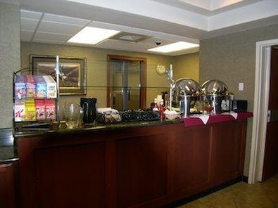Hotel La Quinta By Wyndham Towne Square 2*