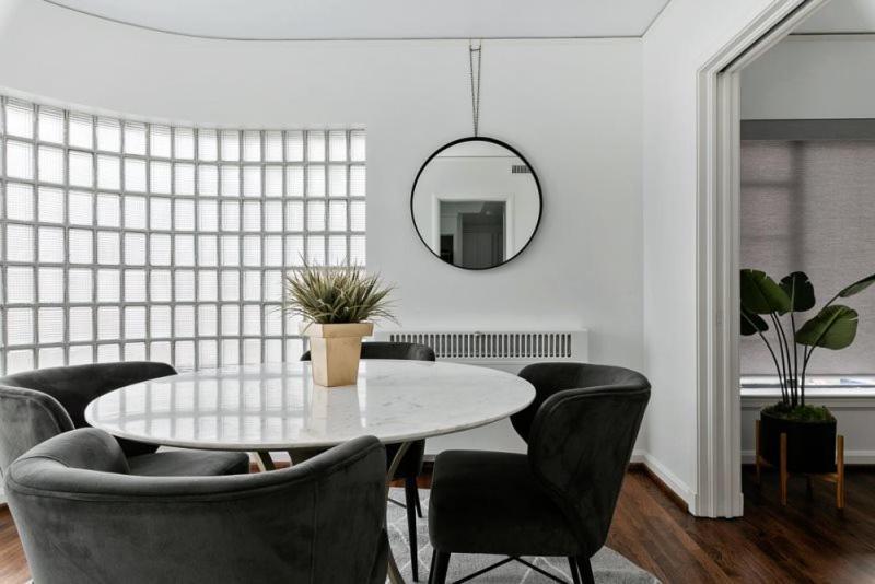 Luxury Art Deco In Downtown Apartment *