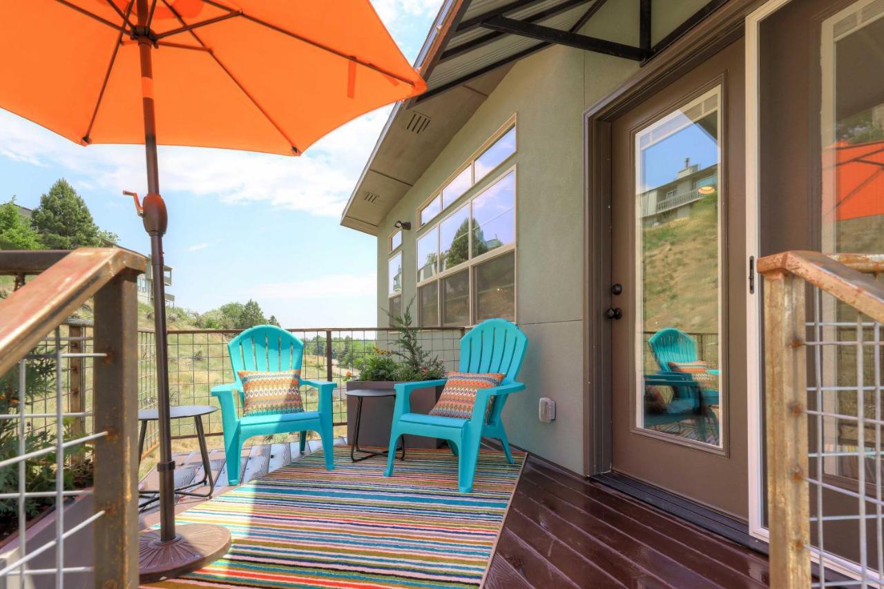 Apartment Stylish And Modern With Foothills Views! *