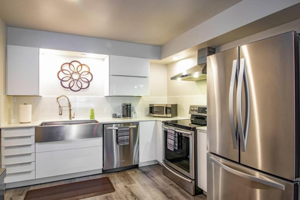 Apartment 24! Prized Location. Modern! Bright! Enjoy!