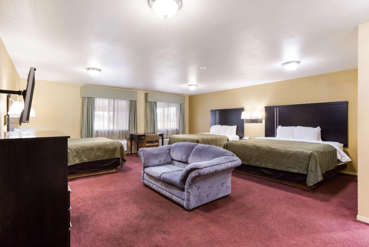 Quality Airport Inn 2*
