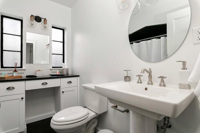 Luxury Art Deco In Downtown Apartment *