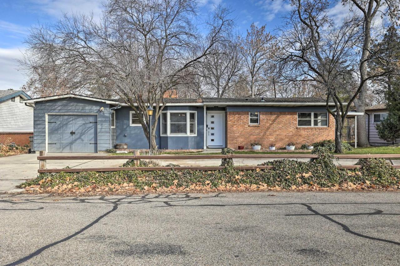 Holiday home Quiet 1955 With Patio And Fire Pit In Boise! Boise