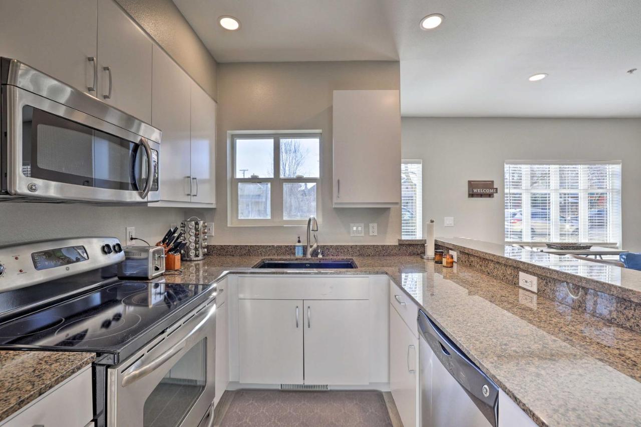 Chic Abode Walk To Bars And Restaurants! Apartment