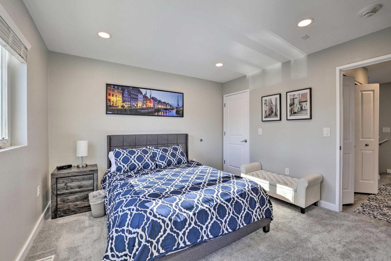 Chic Abode Walk To Bars And Restaurants! *