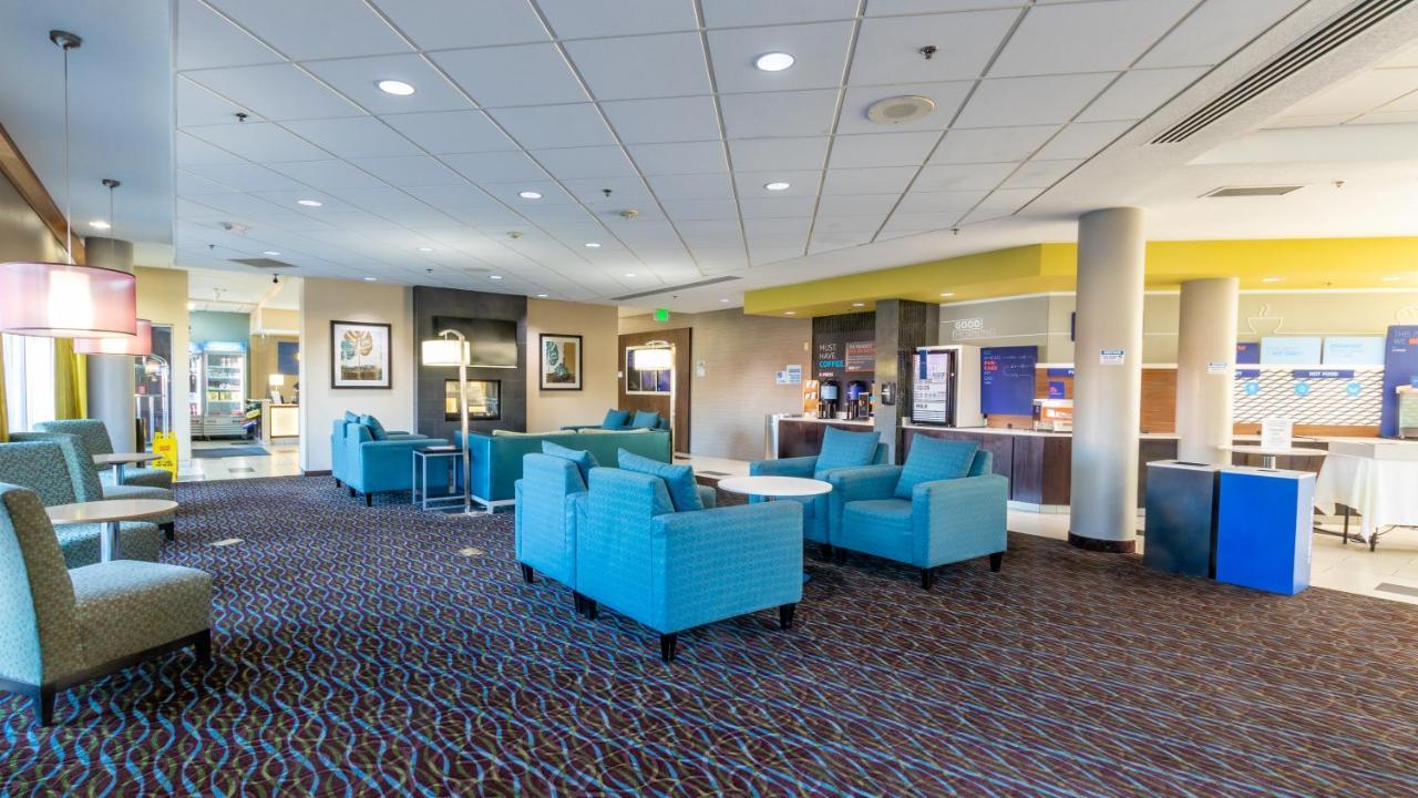 Express Downtown By Ihg Hotel 3*