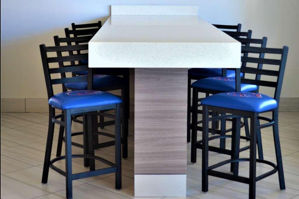28 Airport, Ascend Collection Hotel Boise