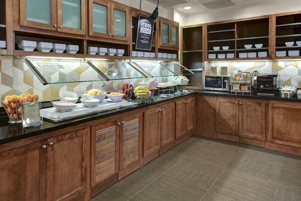 Hyatt Place Boise/towne Square Hotel 3*
