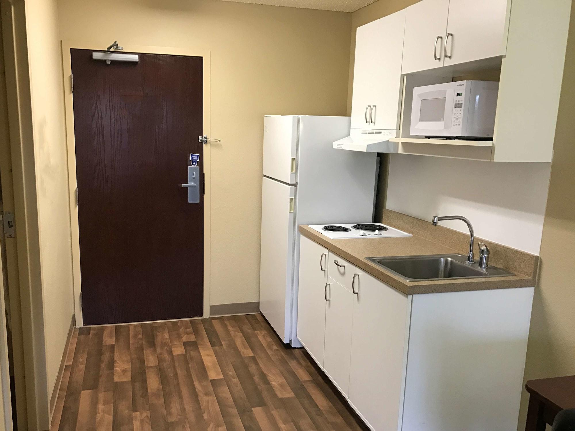Extended America - - Airport Hotel