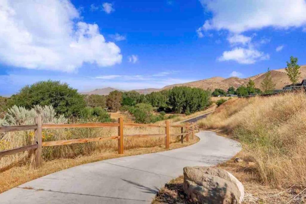 Holiday home Airport-balconynew Condo-se Boise-parks-hiking-pa *