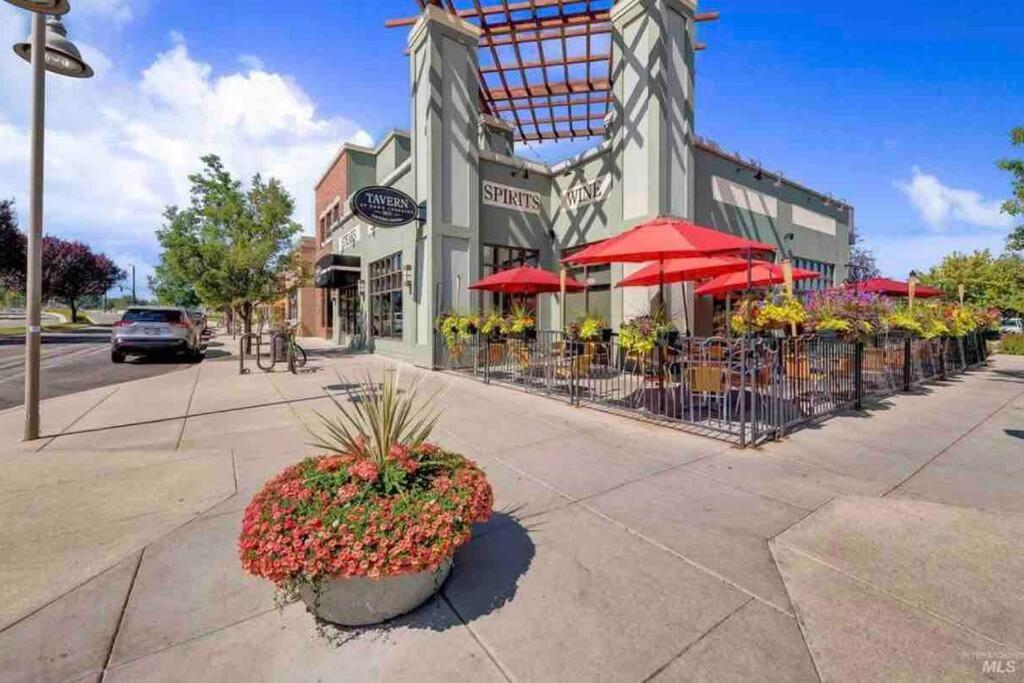 Holiday home Airport-balconynew Condo-se Boise-parks-hiking-pa *