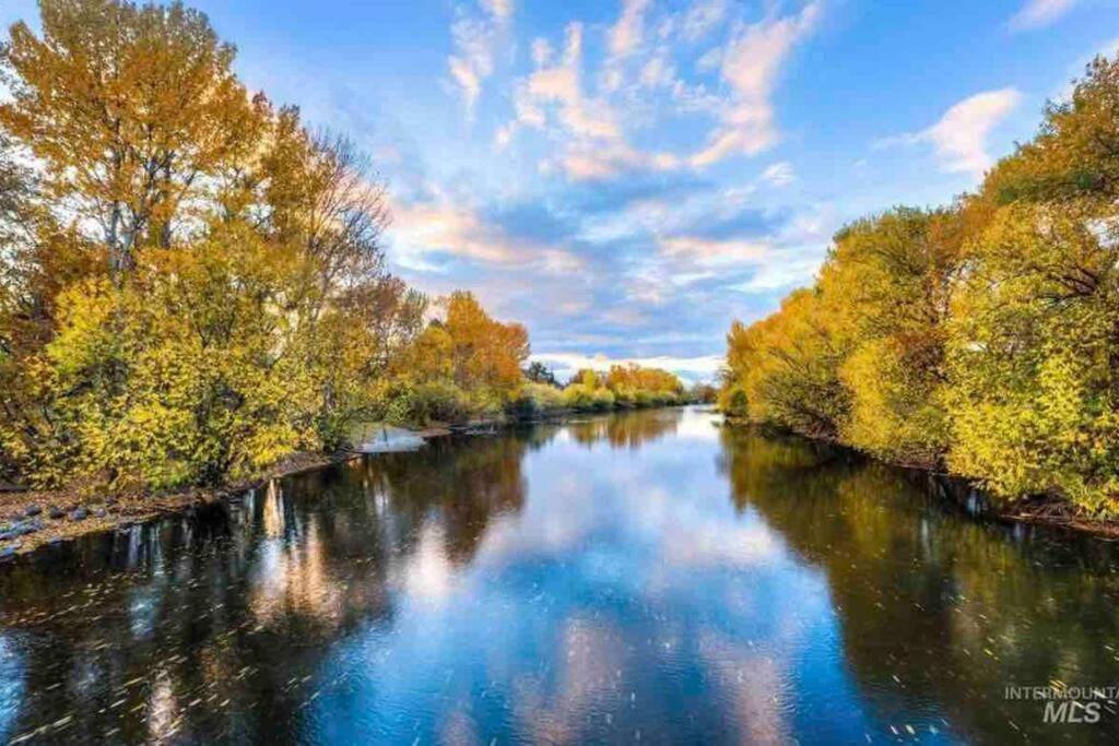 Airport-balconynew Condo-se Boise-parks-hiking-pa * Boise