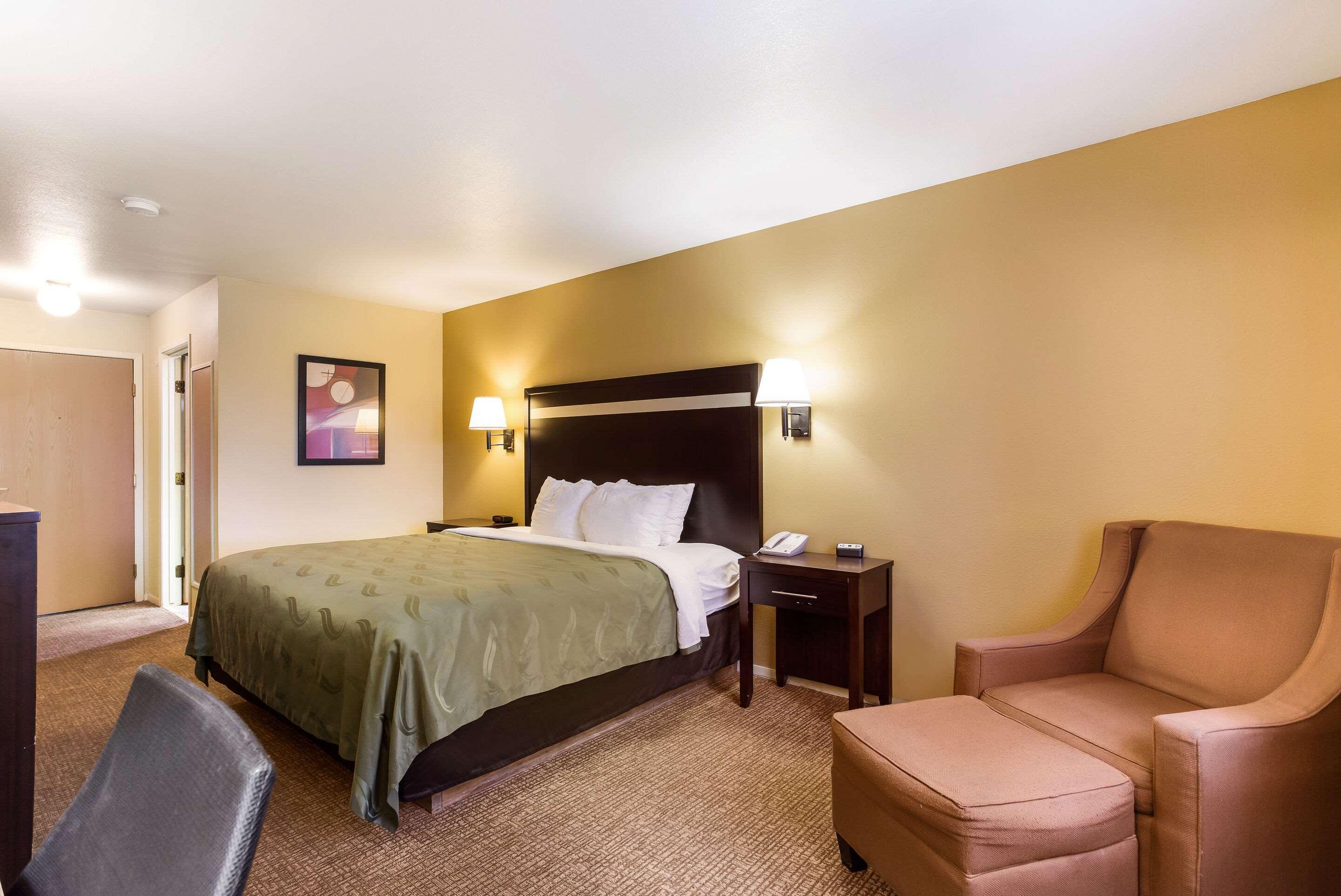Quality Airport Inn 2*