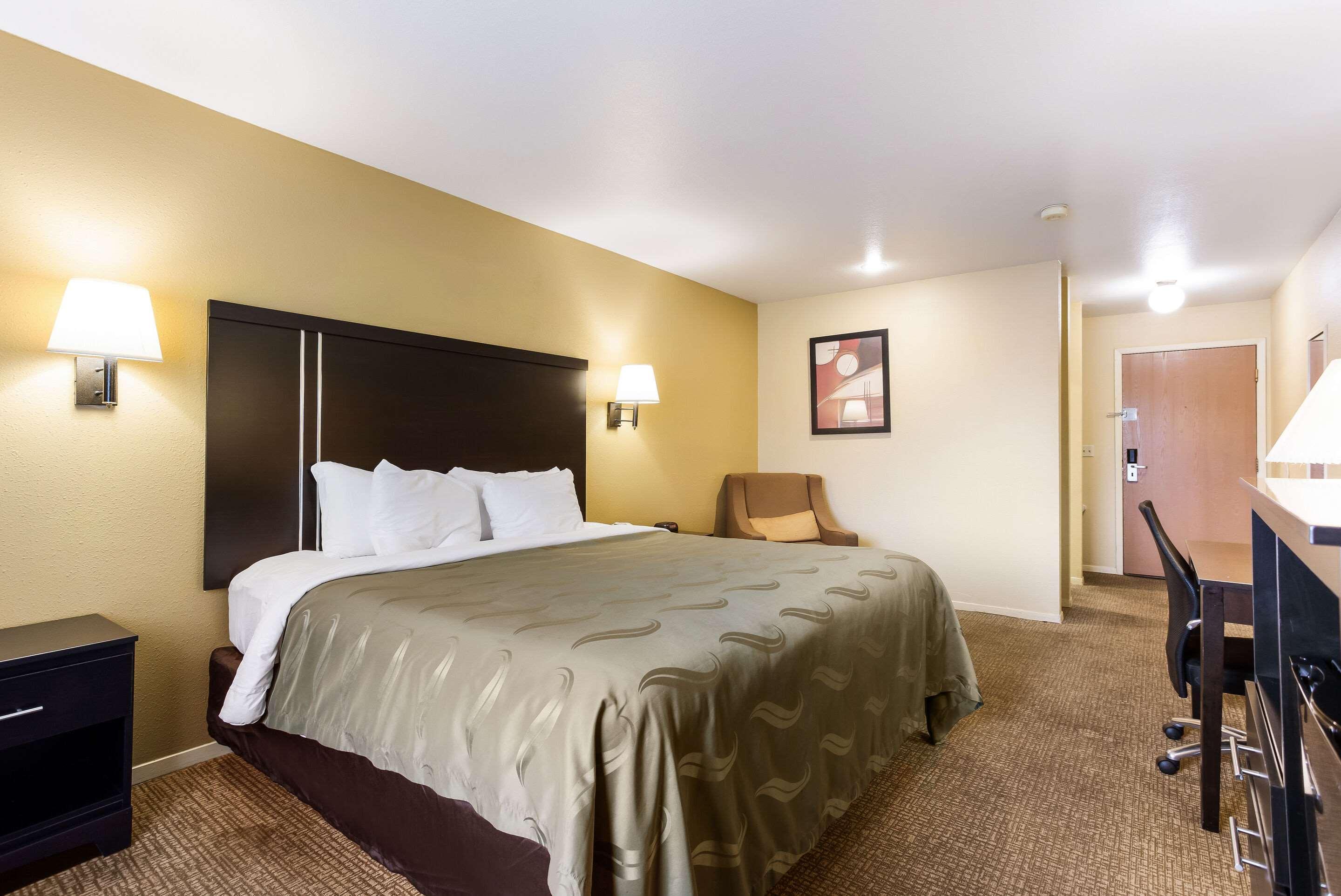 Quality Airport Inn 2*