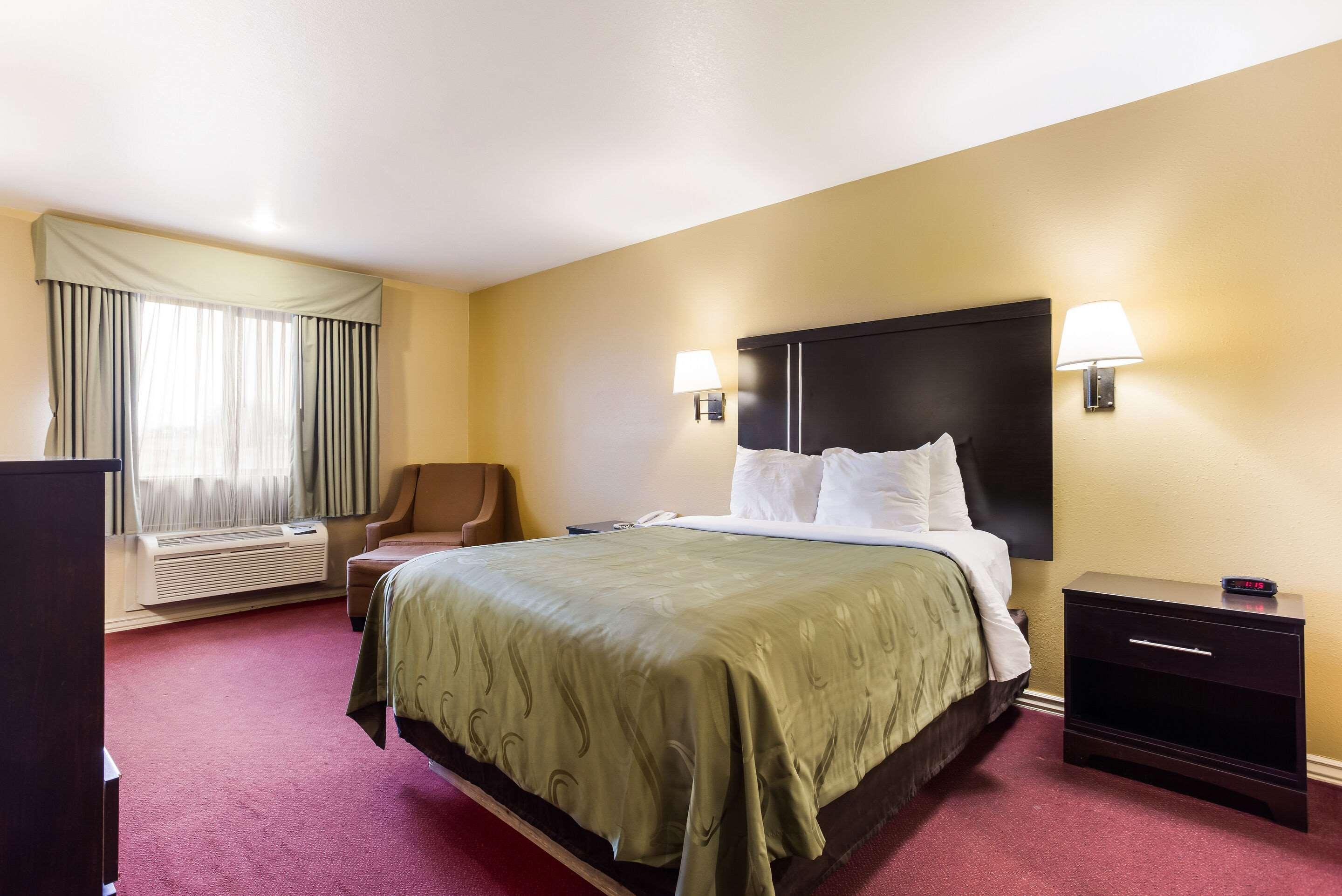 Quality Airport Inn 2*