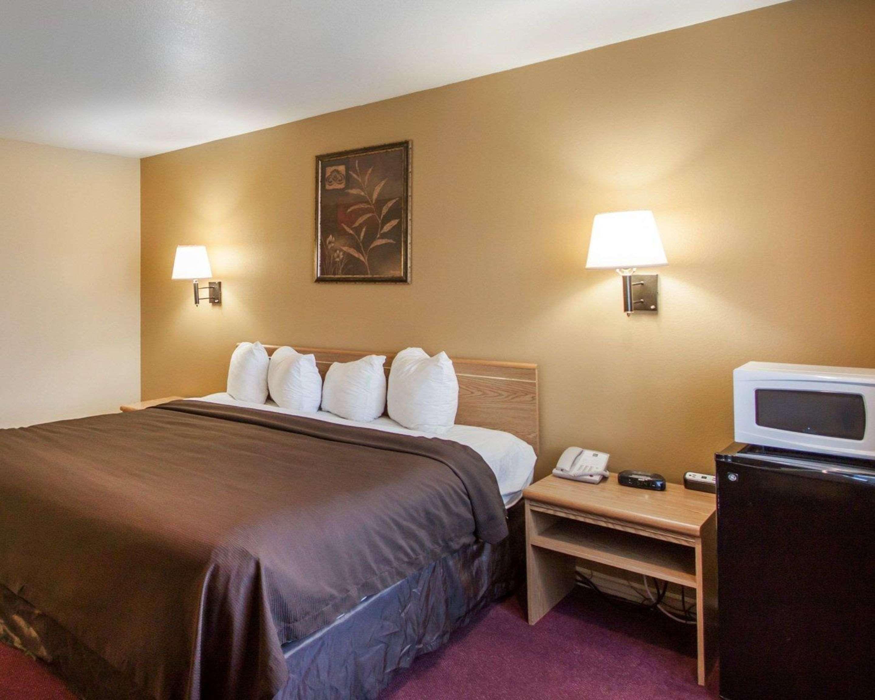 Quality Airport Inn 2*