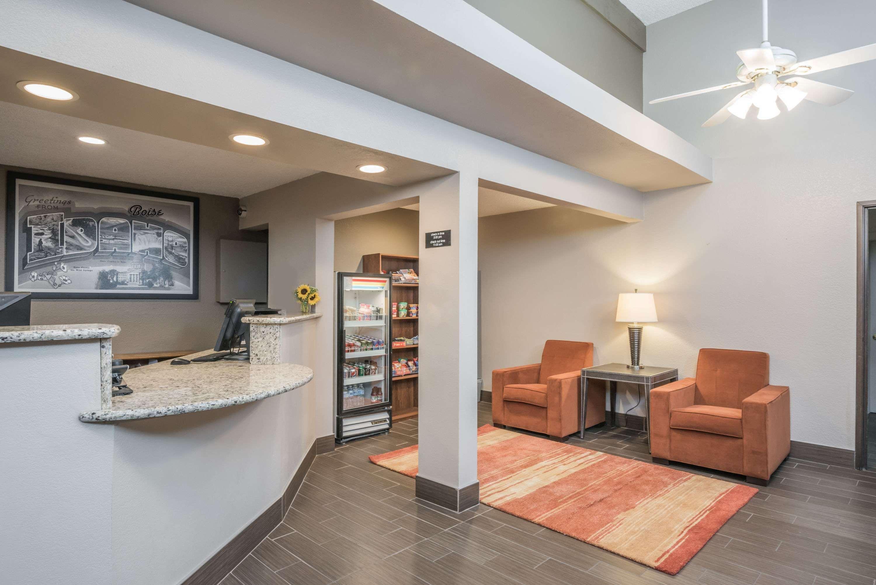 Super 8 By Wyndham Boise