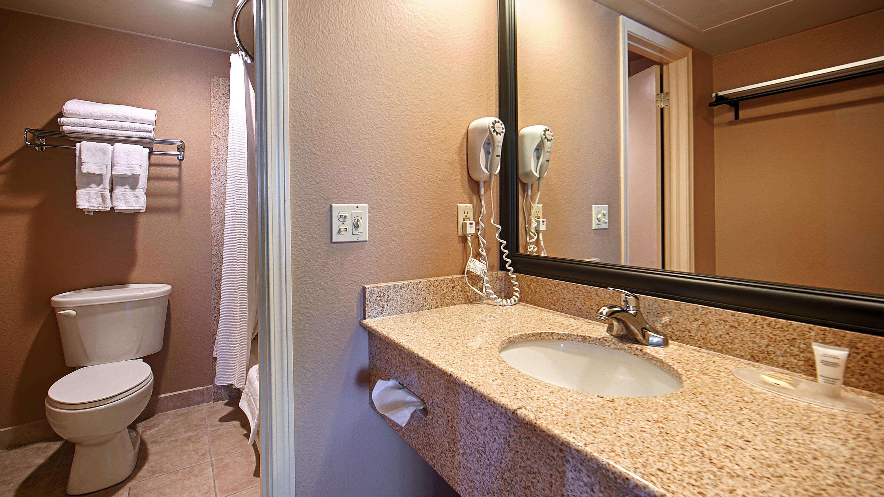 Western Vista At The Airport 3*