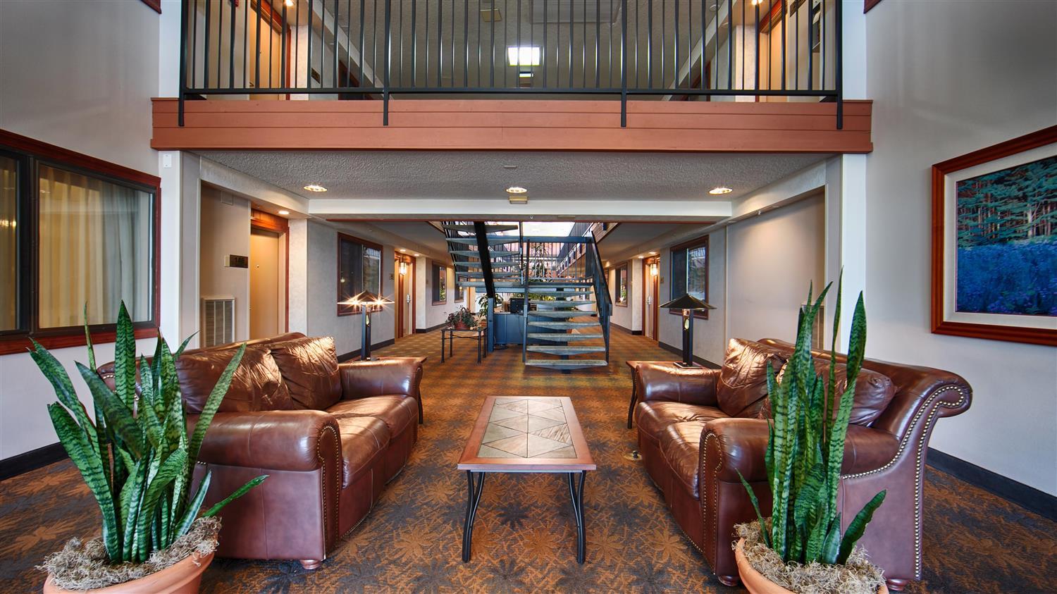 Hotel Western Vista At The Airport 3*