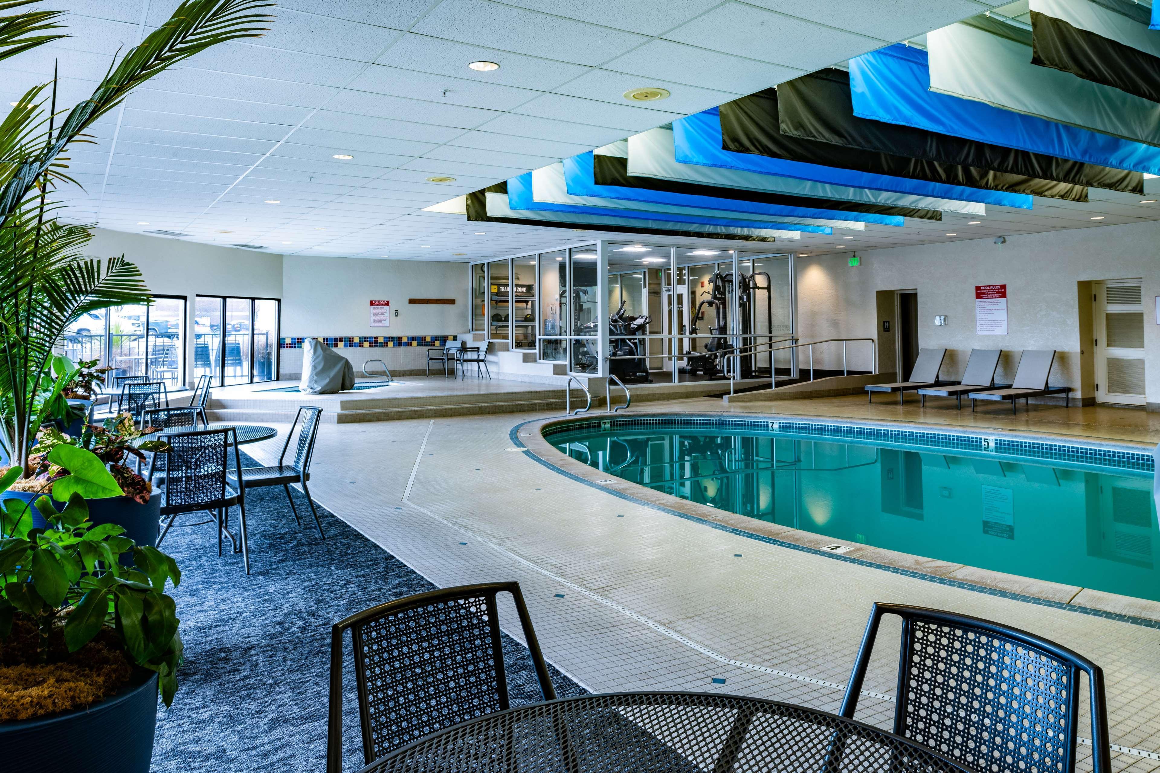 Western Vista At The Airport 3*