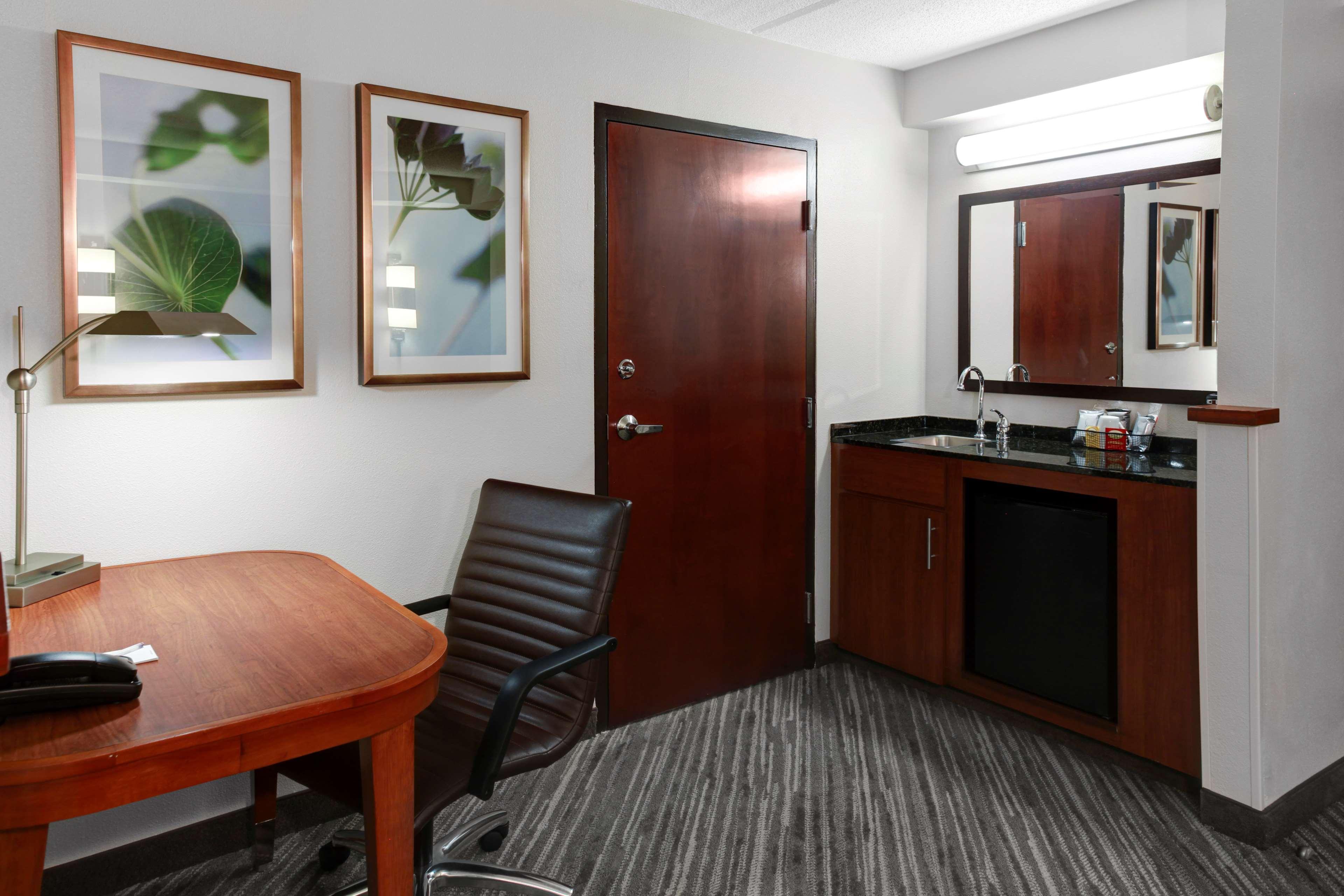 Hyatt Place Boise/towne Square Hotel 3*