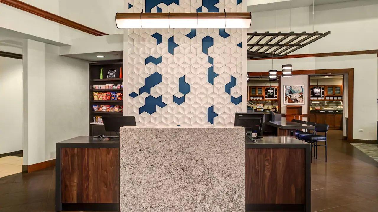 Hyatt Place Boise/towne Square 3*