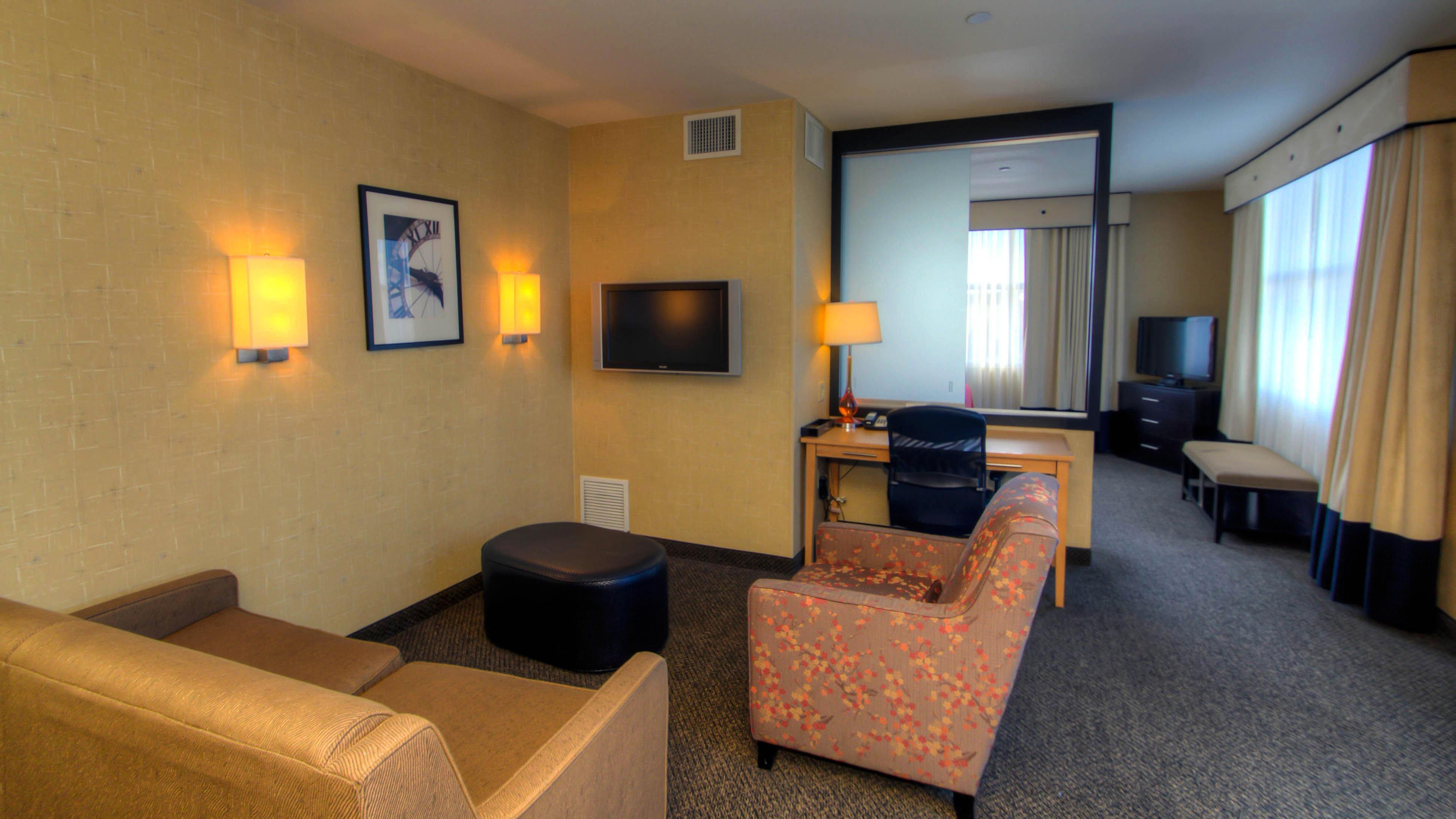 Hotel Airport By Ihg 3*