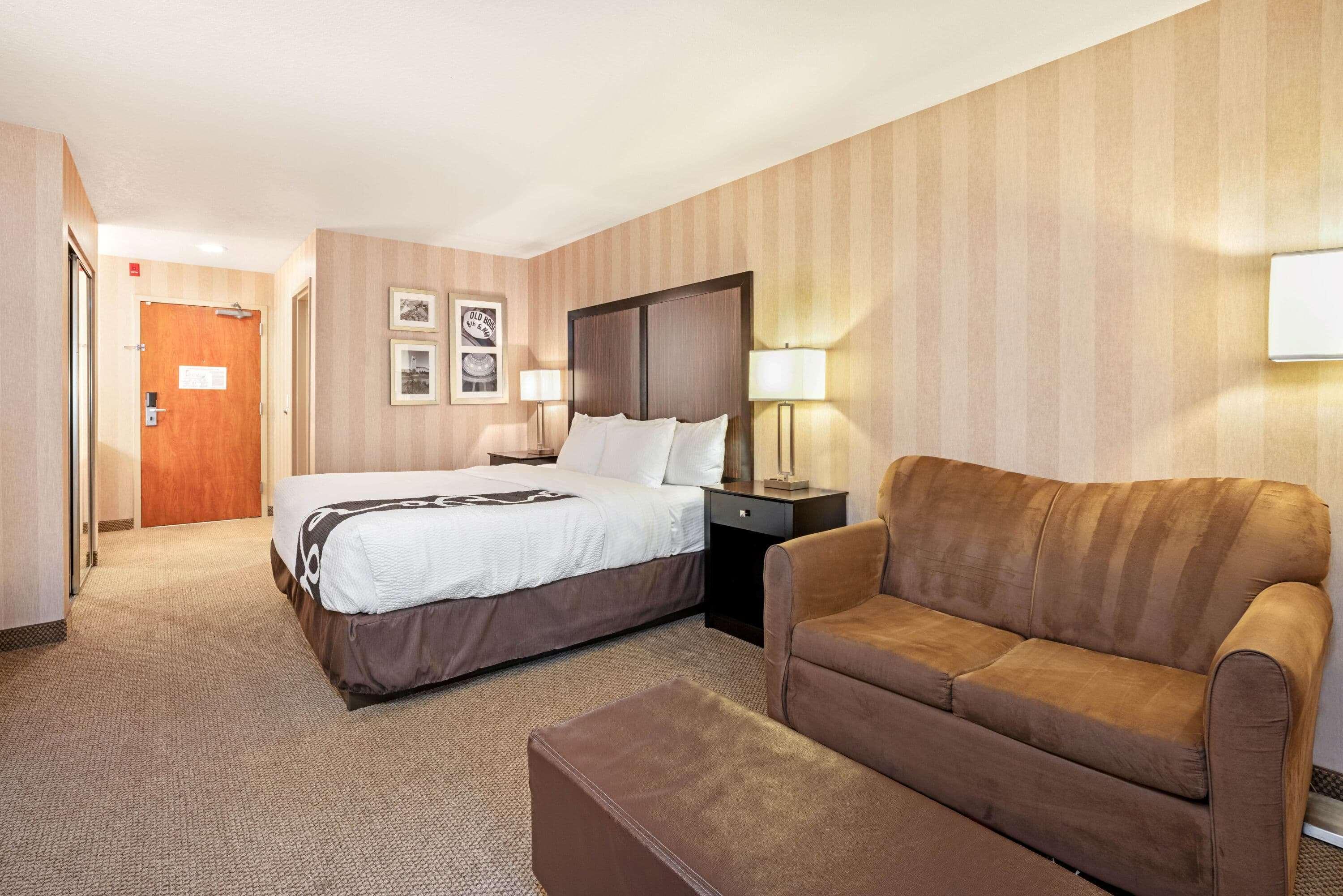Hotel La Quinta By Wyndham Towne Square