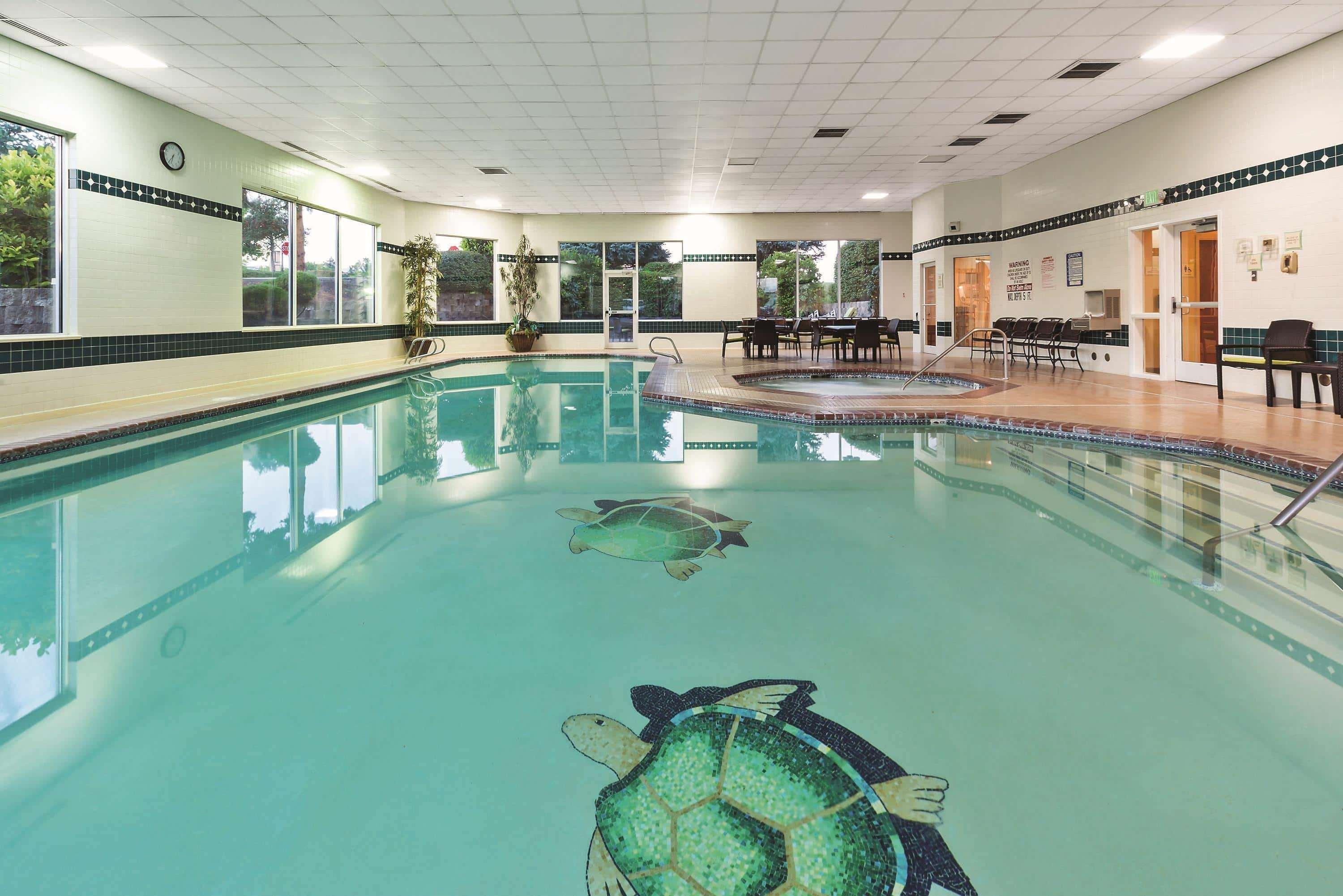 Hotel La Quinta By Wyndham Towne Square 2*