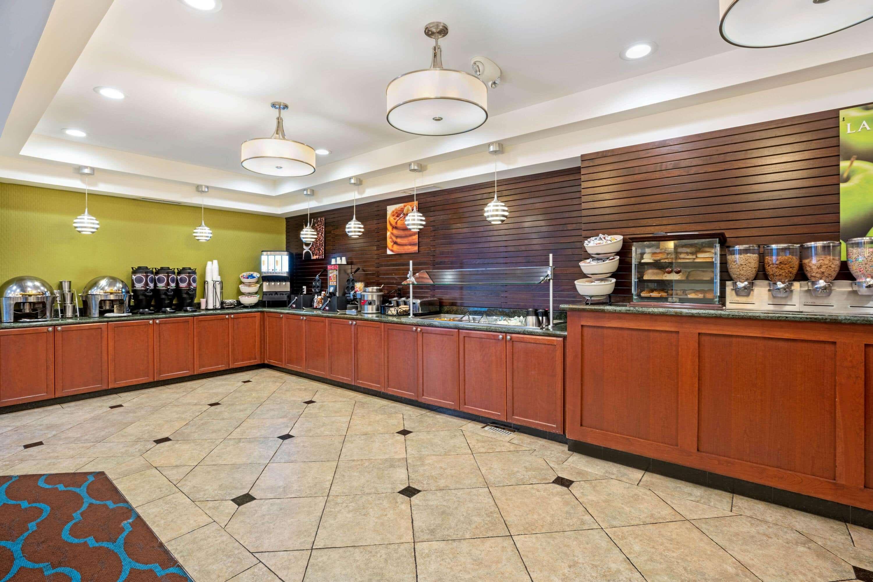 Hotel La Quinta By Wyndham Towne Square 2*
