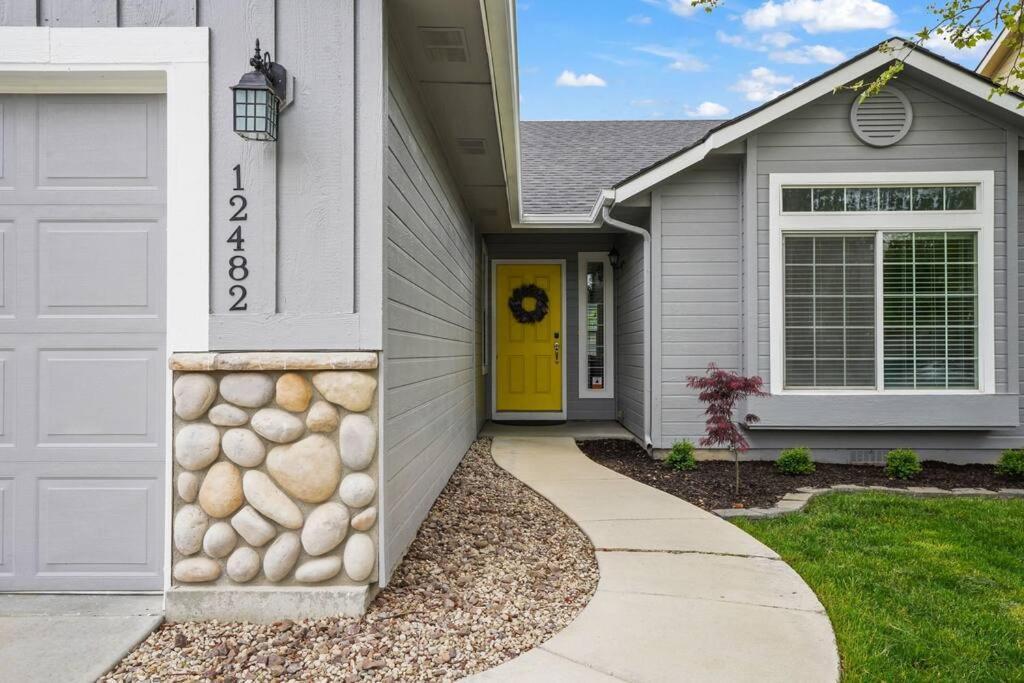 Remodeled, Charming Retreat On The City's Doorstep Holiday home *