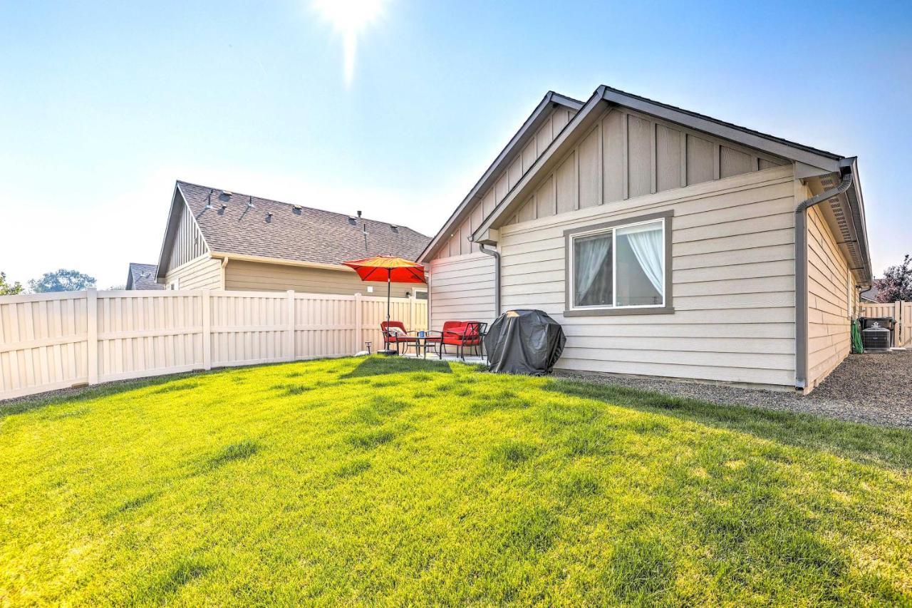Holiday home Prismatic Retreat With Fenced Backyard!